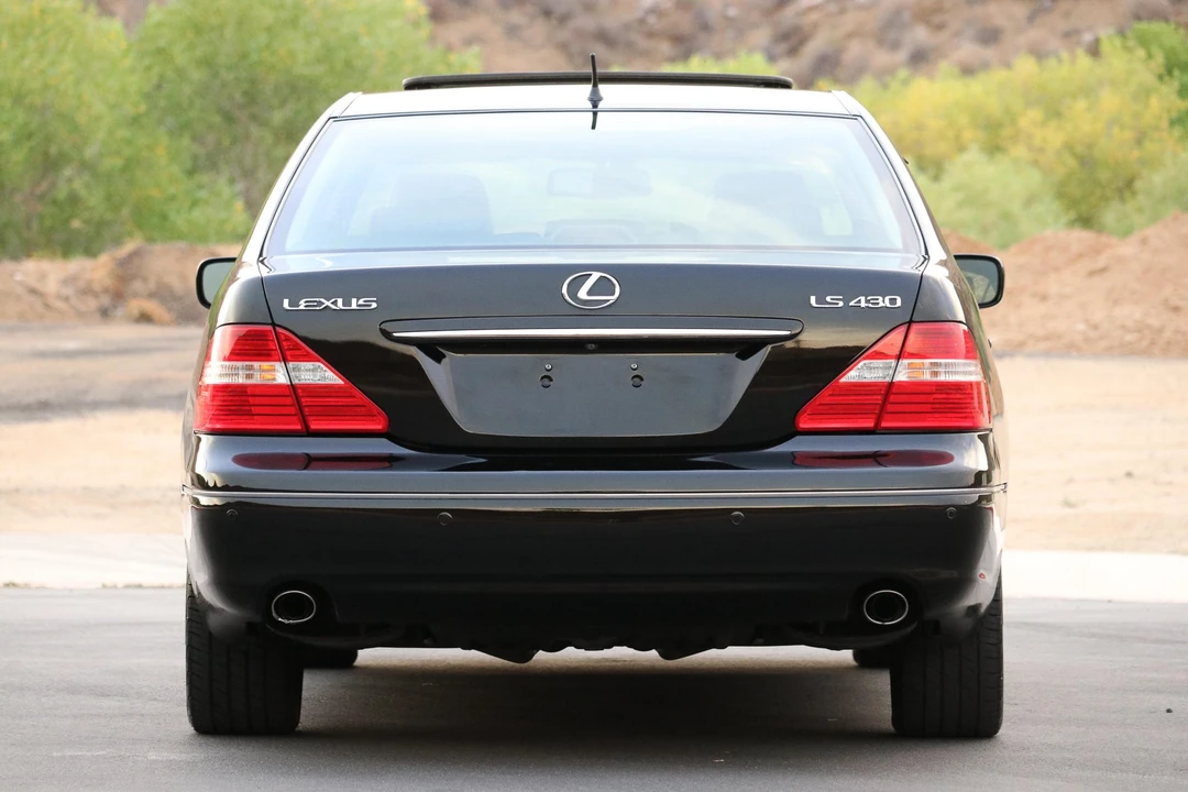 2006 Lexus LS 3rd Gen - Image 13 of 31