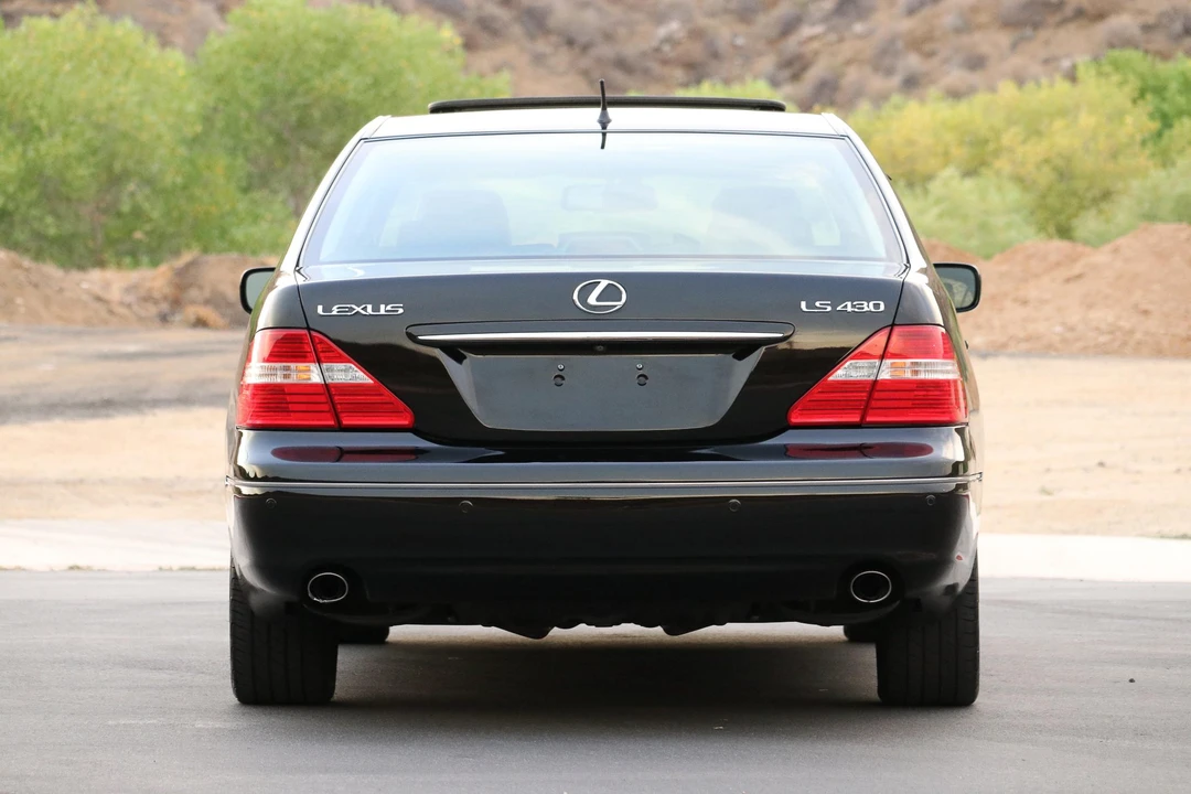 2006 Lexus LS 3rd Gen - Image 14 of 31