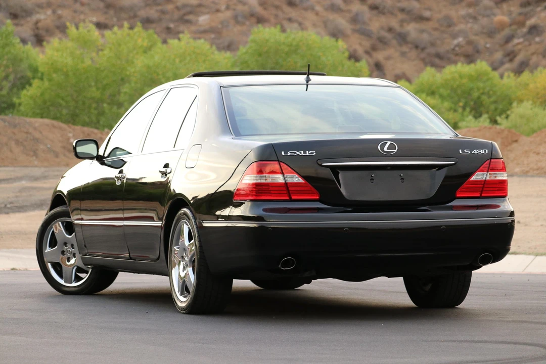 2006 Lexus LS 3rd Gen - Image 15 of 31