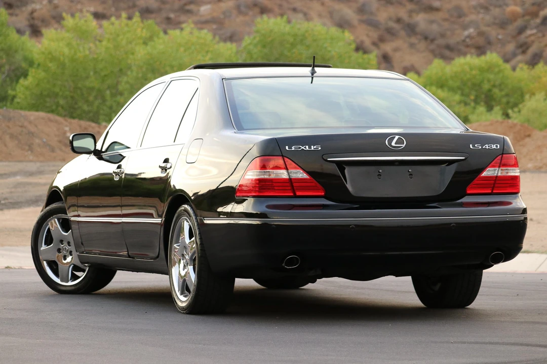 2006 Lexus LS 3rd Gen - Image 16 of 31