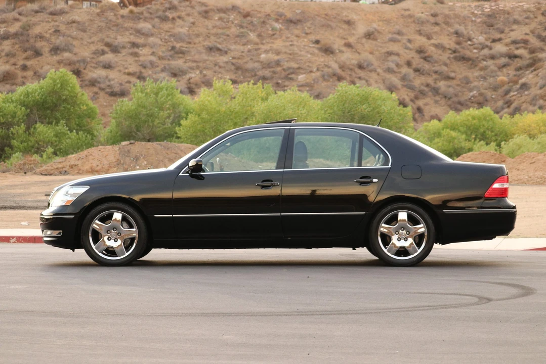 2006 Lexus LS 3rd Gen - Image 17 of 31