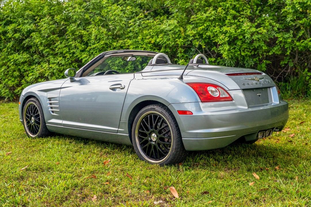 2007 Chrysler Crossfire - Image 8 of 31