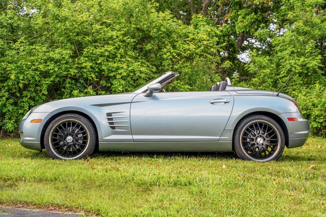 2007 Chrysler Crossfire - Image 9 of 31