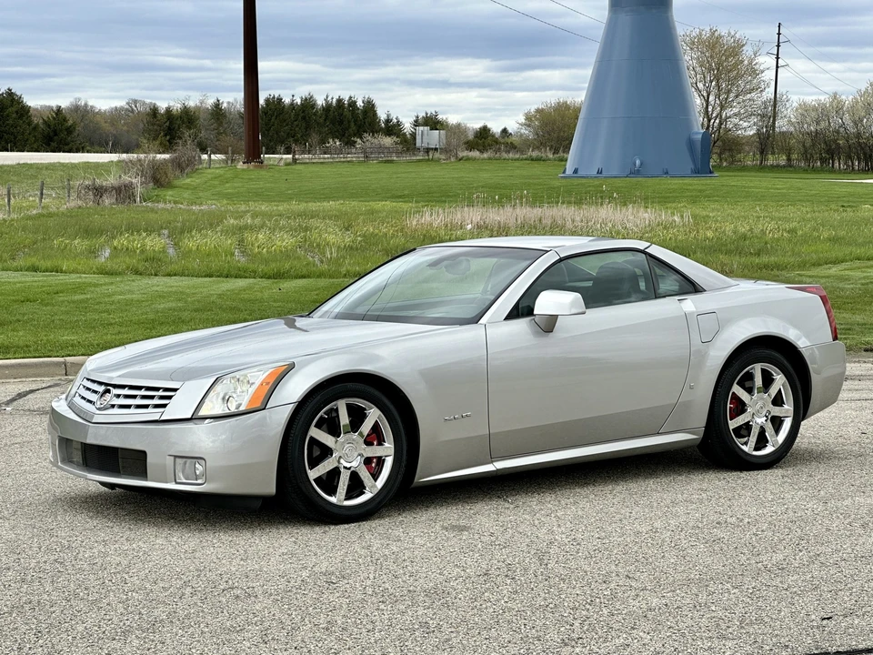 2008 Cadillac XLR - Image 15 of 31