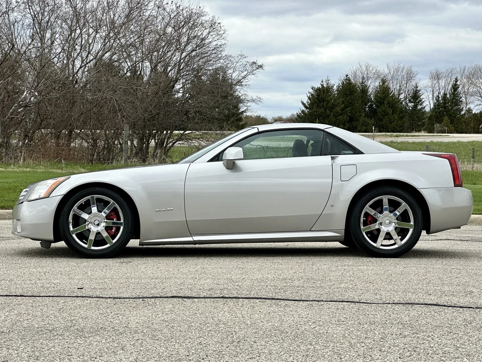 2008 Cadillac XLR - Image 16 of 31