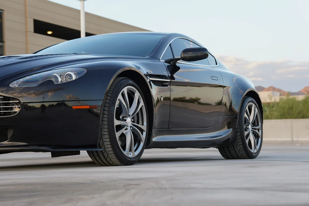 2009 Aston Martin V8 Vantage (2006-2017) - Image 17 of 31