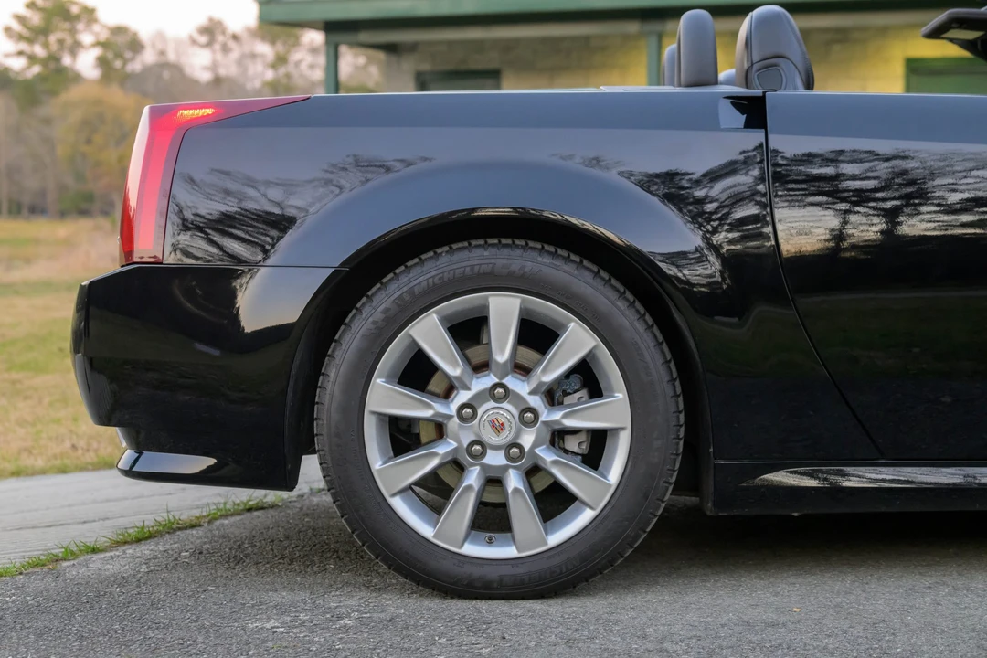 2009 Cadillac XLR - Image 29 of 31