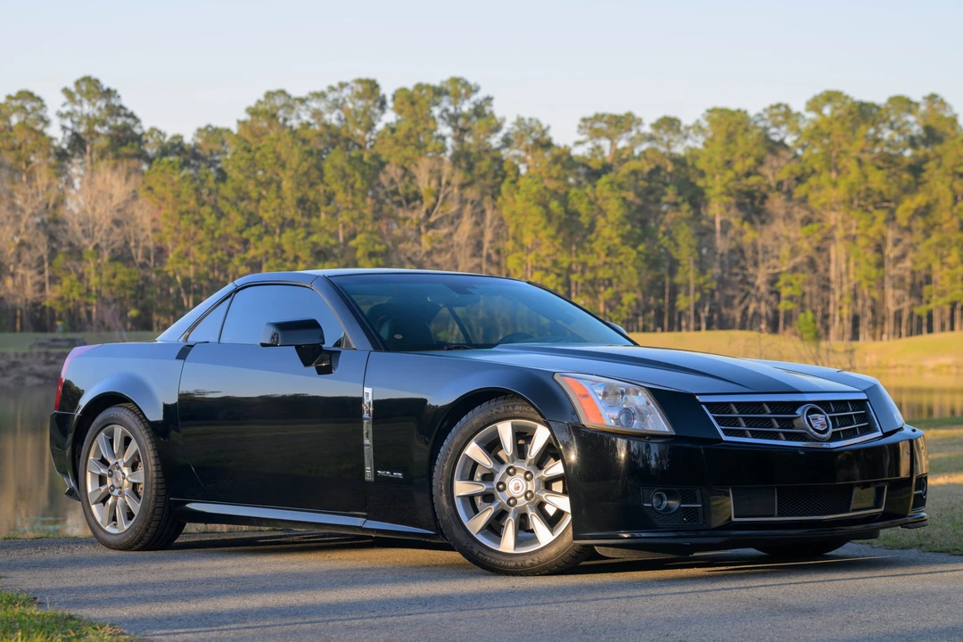 2009 Cadillac XLR - Image 4 of 31