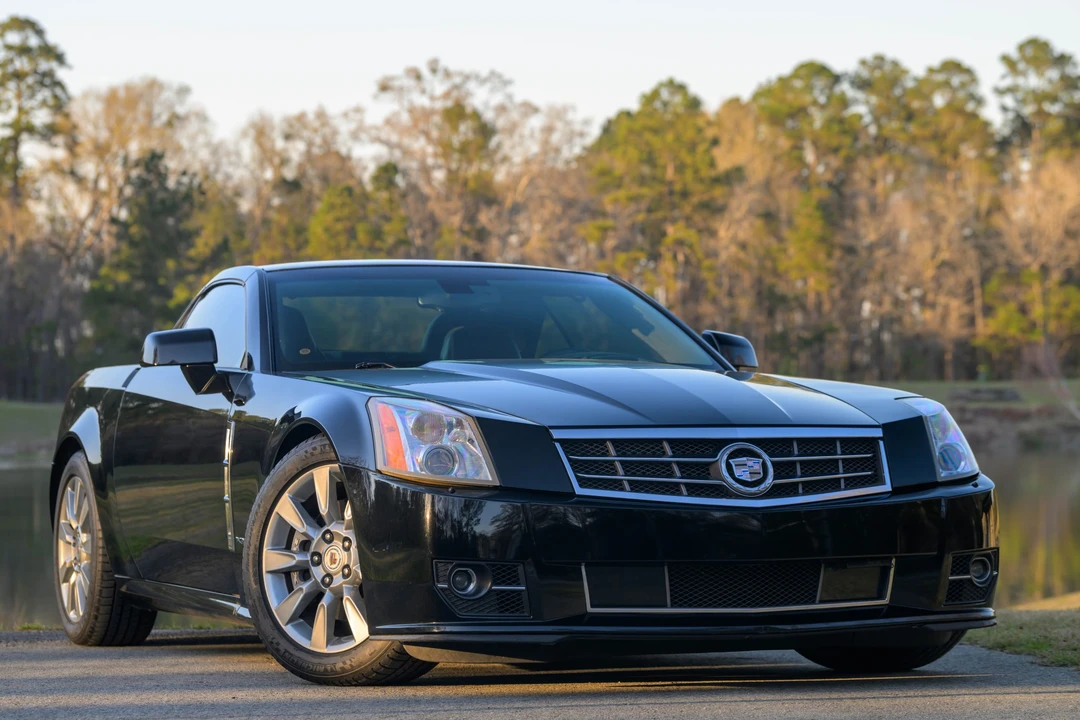 2009 Cadillac XLR - Image 3 of 31