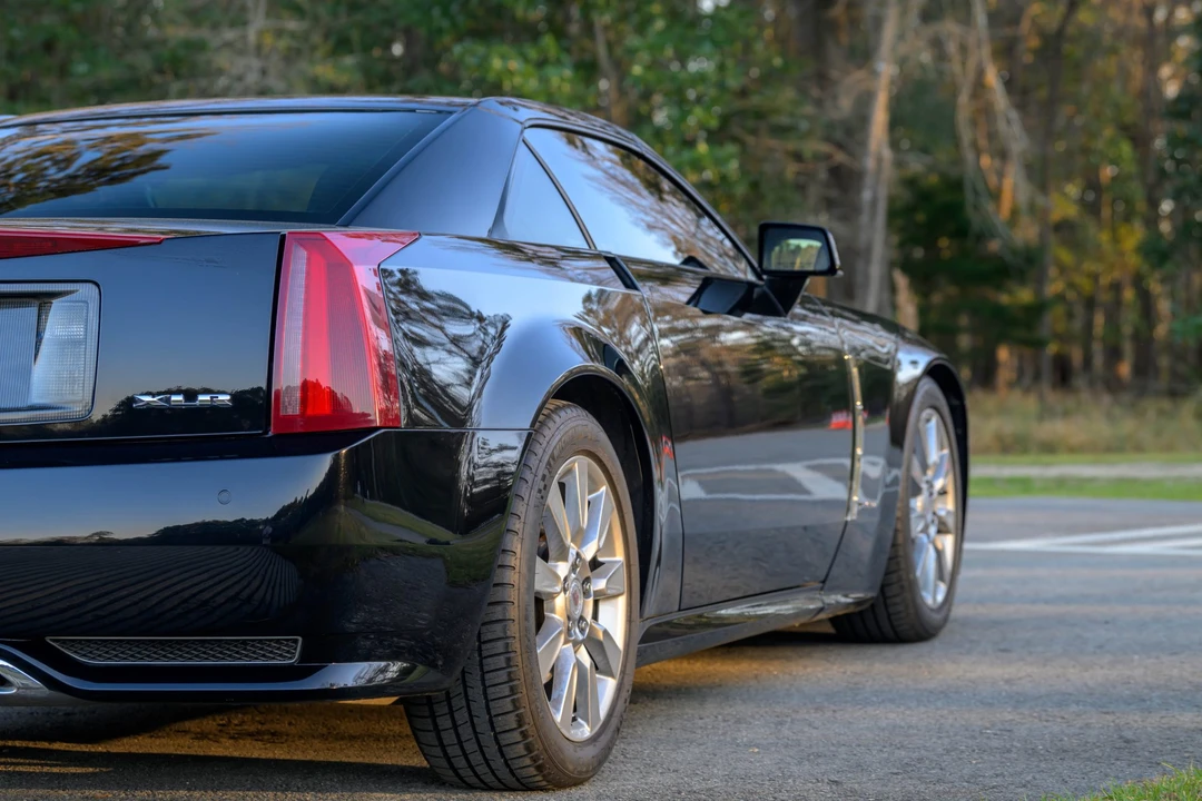 2009 Cadillac XLR - Image 15 of 31