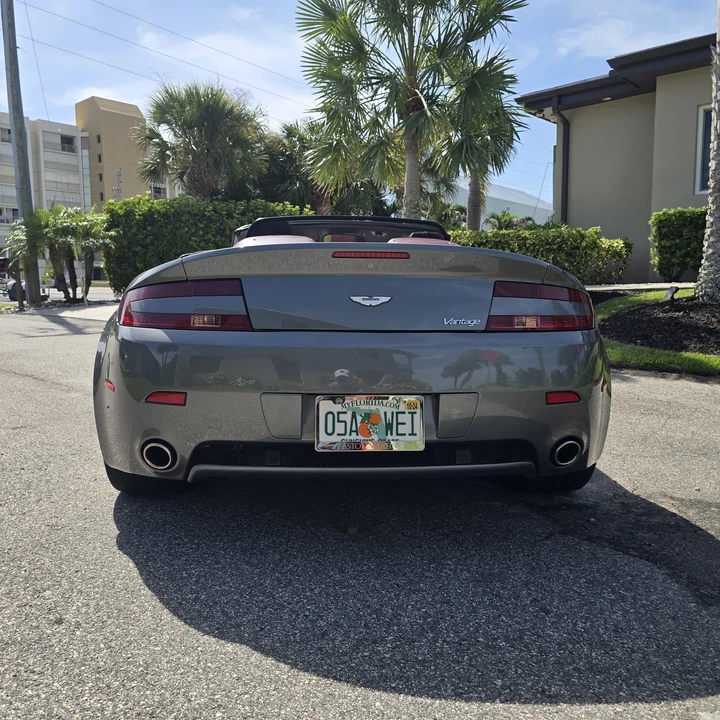 2010 Aston Martin V8 Vantage (2006-2017) - Image 9 of 31