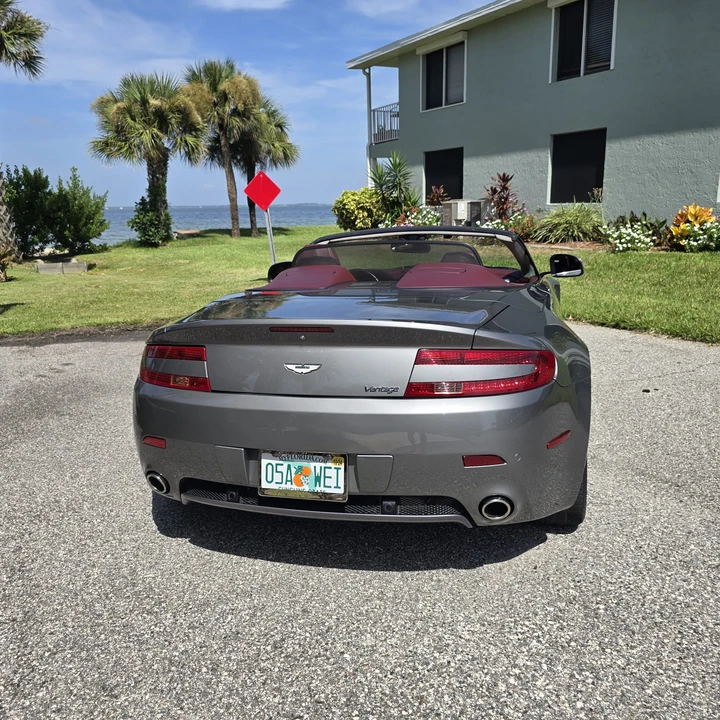 2010 Aston Martin V8 Vantage (2006-2017) - Image 10 of 31