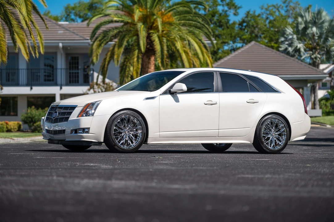 2010 Cadillac CTS-V 2nd Gen - Image 13 of 31