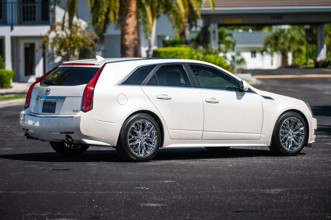 2010 Cadillac CTS-V 2nd Gen - Image 28 of 31