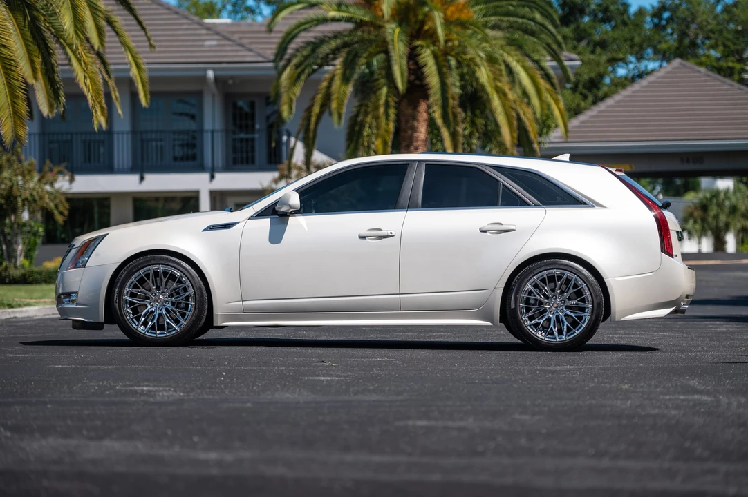 2010 Cadillac CTS-V 2nd Gen - Image 16 of 31