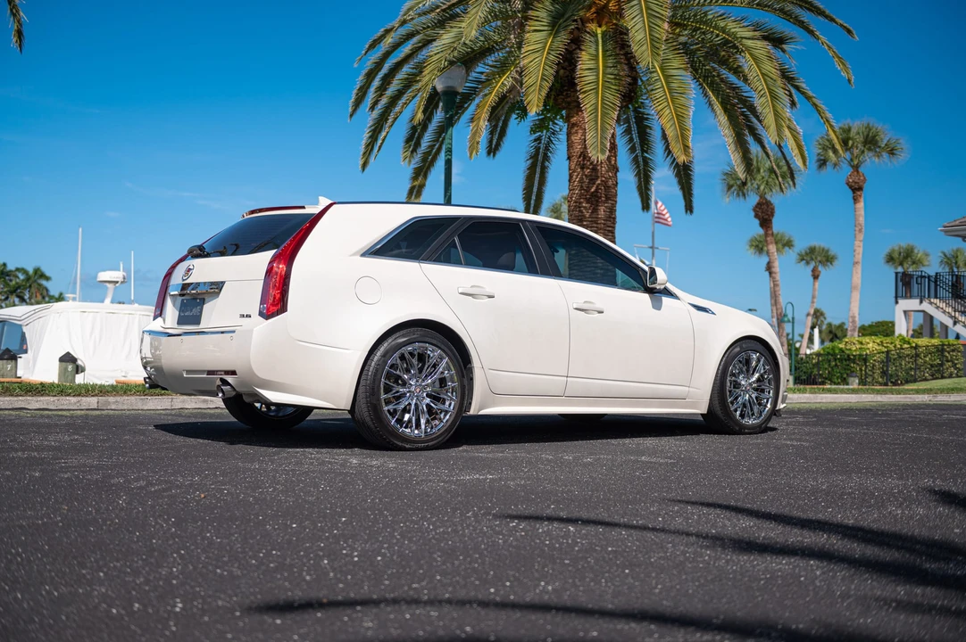 2010 Cadillac CTS-V 2nd Gen - Image 29 of 31