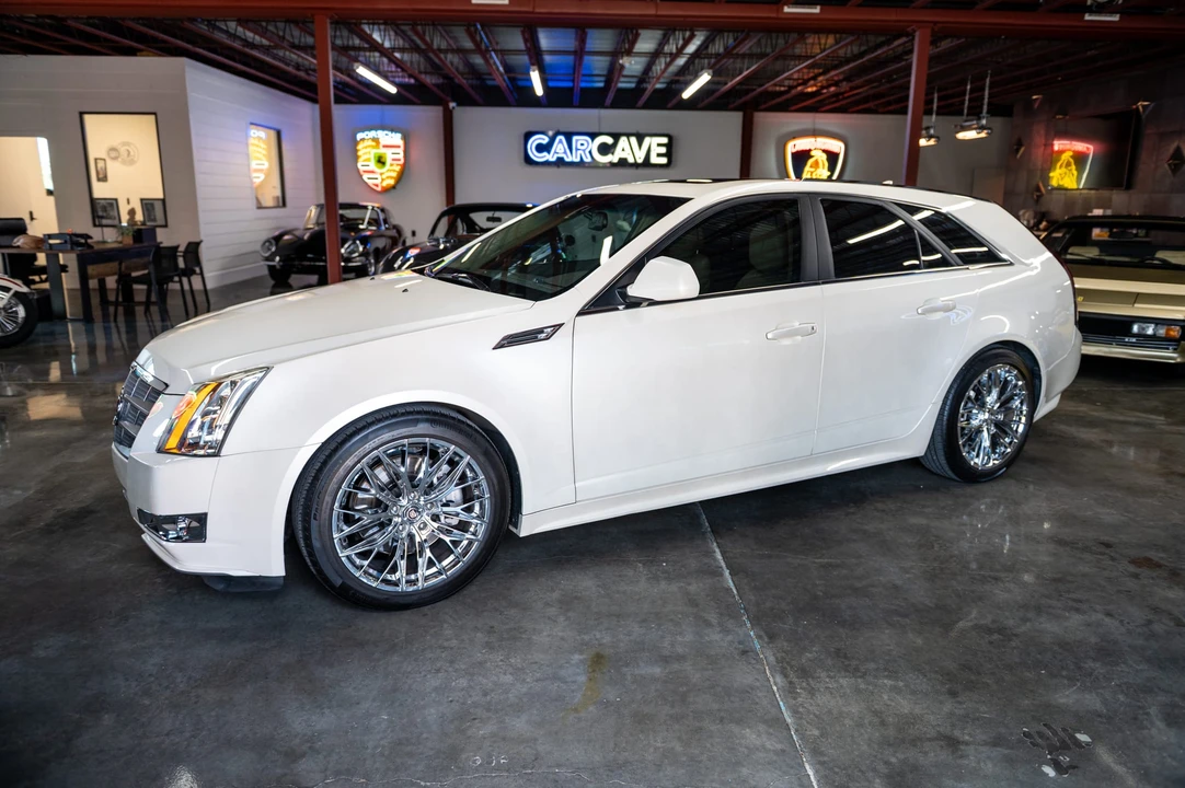 2010 Cadillac CTS-V 2nd Gen - Image 5 of 31
