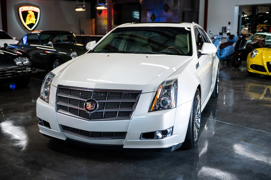 2010 Cadillac CTS-V 2nd Gen - Image 2 of 31