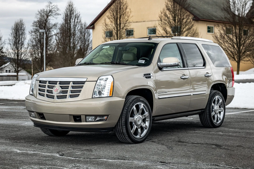 2010 Cadillac Escalade & EXT 3rd Gen - Image 5 of 31