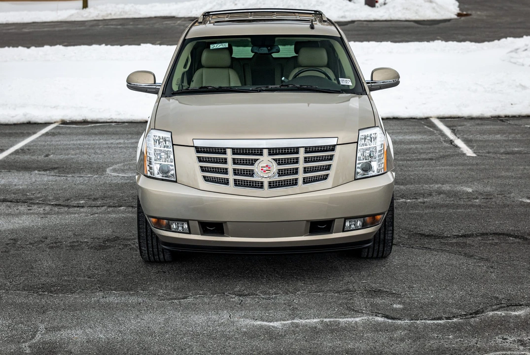 2010 Cadillac Escalade & EXT 3rd Gen - Image 6 of 31