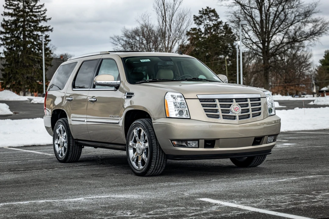 2010 Cadillac Escalade & EXT 3rd Gen - Image 9 of 31
