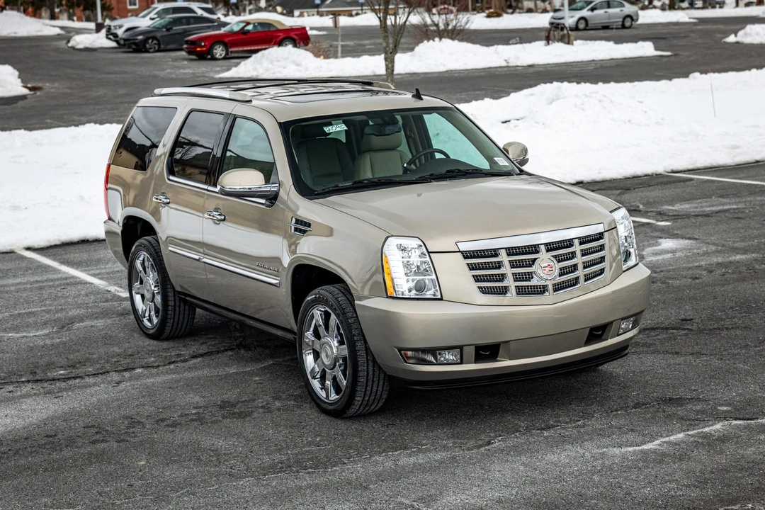 2010 Cadillac Escalade & EXT 3rd Gen - Image 8 of 31