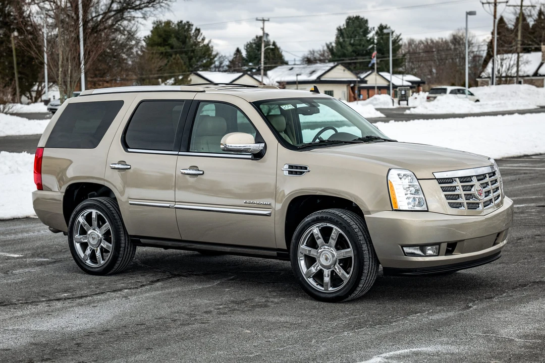 2010 Cadillac Escalade & EXT 3rd Gen - Image 10 of 31
