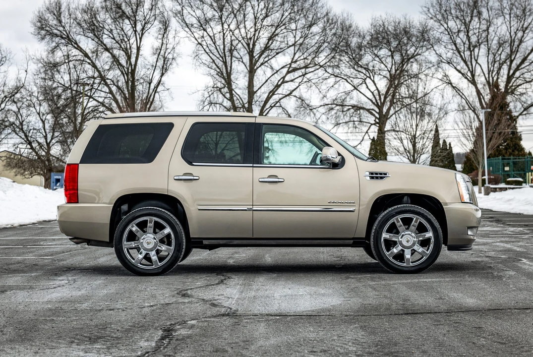 2010 Cadillac Escalade & EXT 3rd Gen - Image 13 of 31