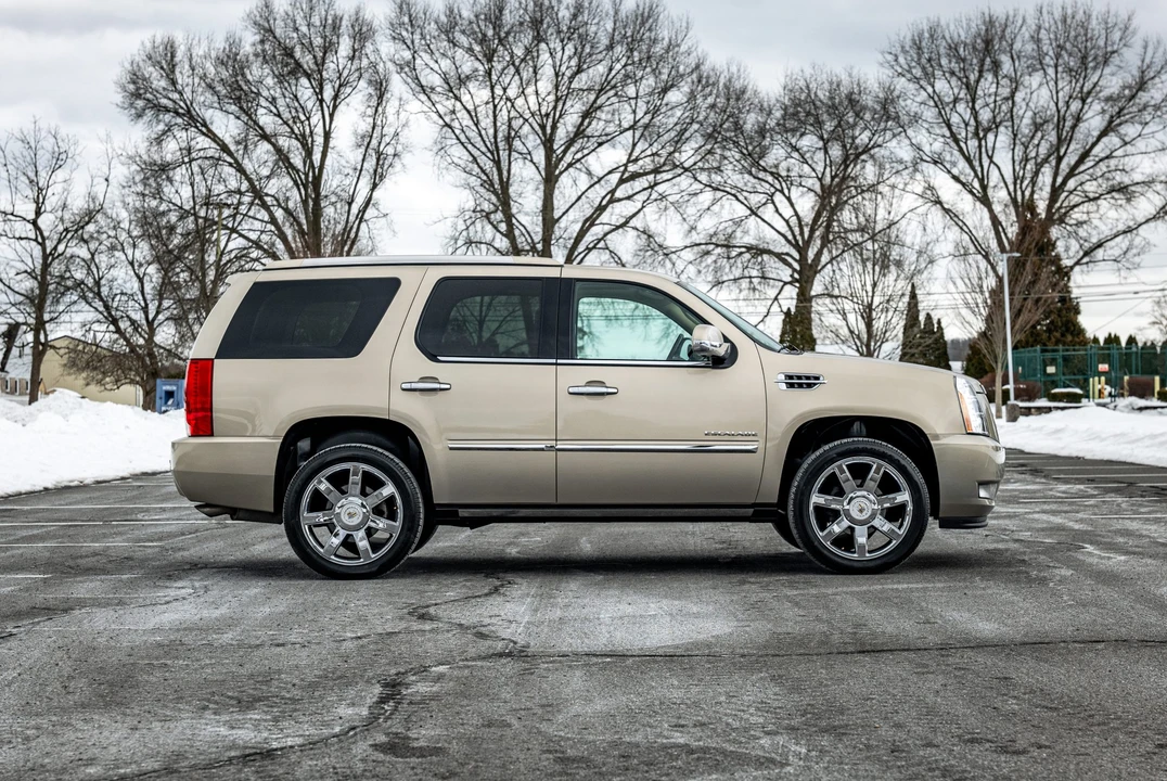2010 Cadillac Escalade & EXT 3rd Gen - Image 12 of 31