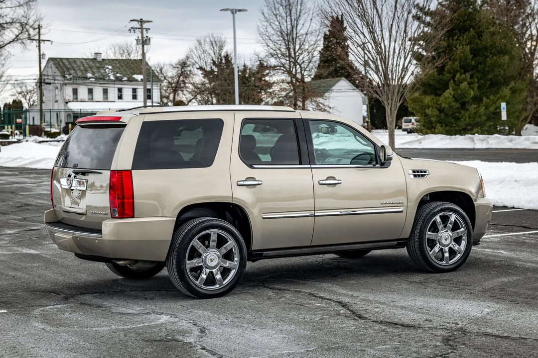 2010 Cadillac Escalade & EXT 3rd Gen - Image 14 of 31