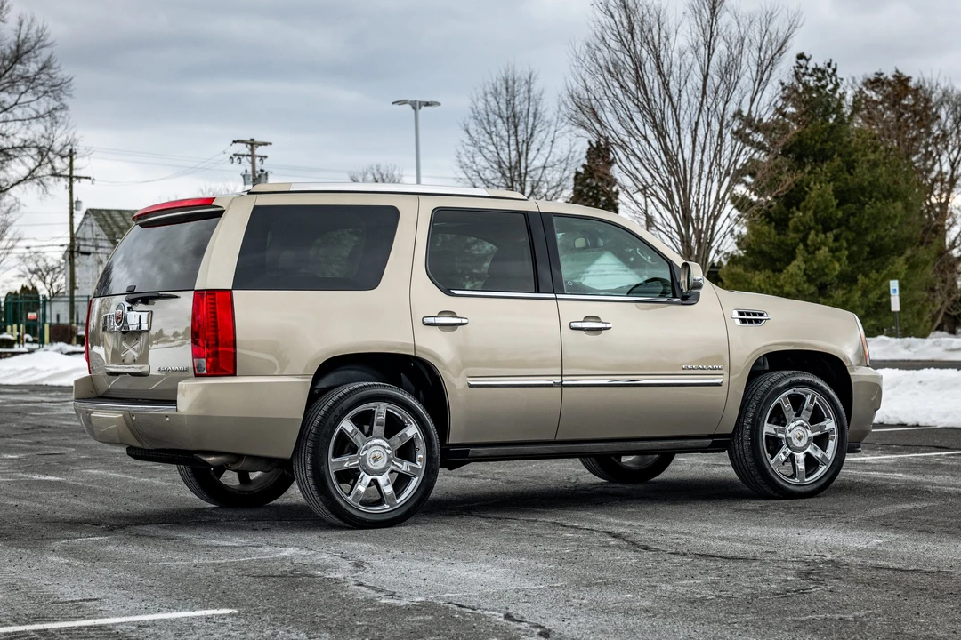 2010 Cadillac Escalade & EXT 3rd Gen - Image 15 of 31