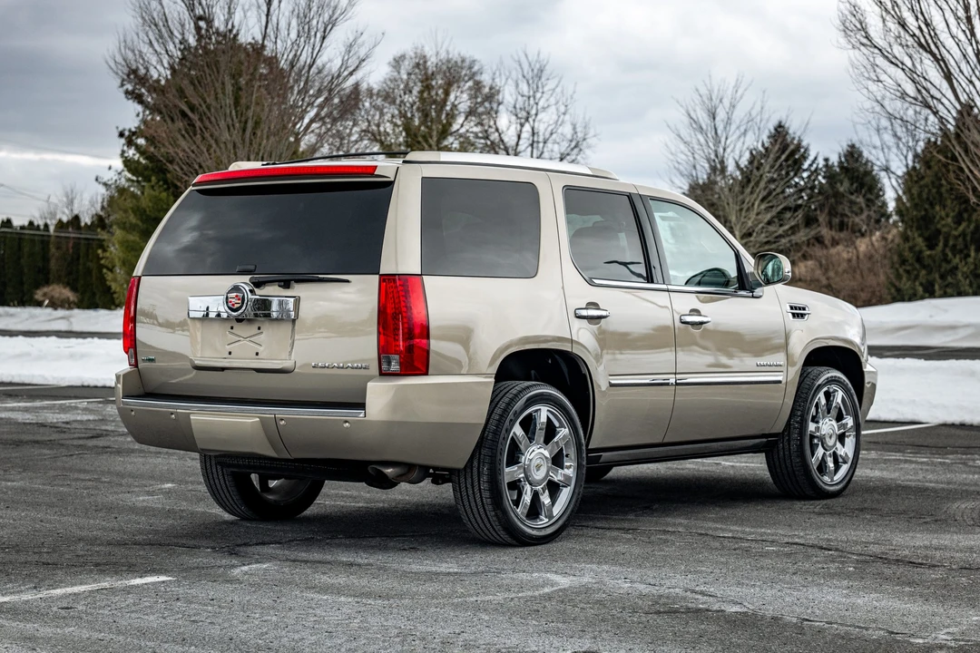 2010 Cadillac Escalade & EXT 3rd Gen - Image 17 of 31