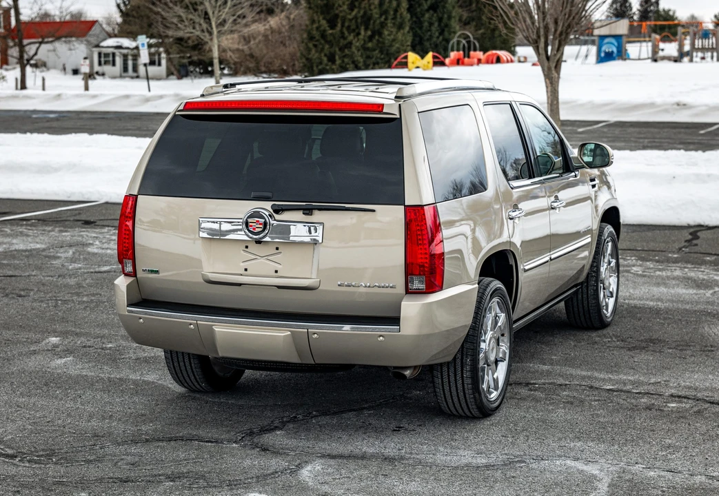 2010 Cadillac Escalade & EXT 3rd Gen - Image 18 of 31