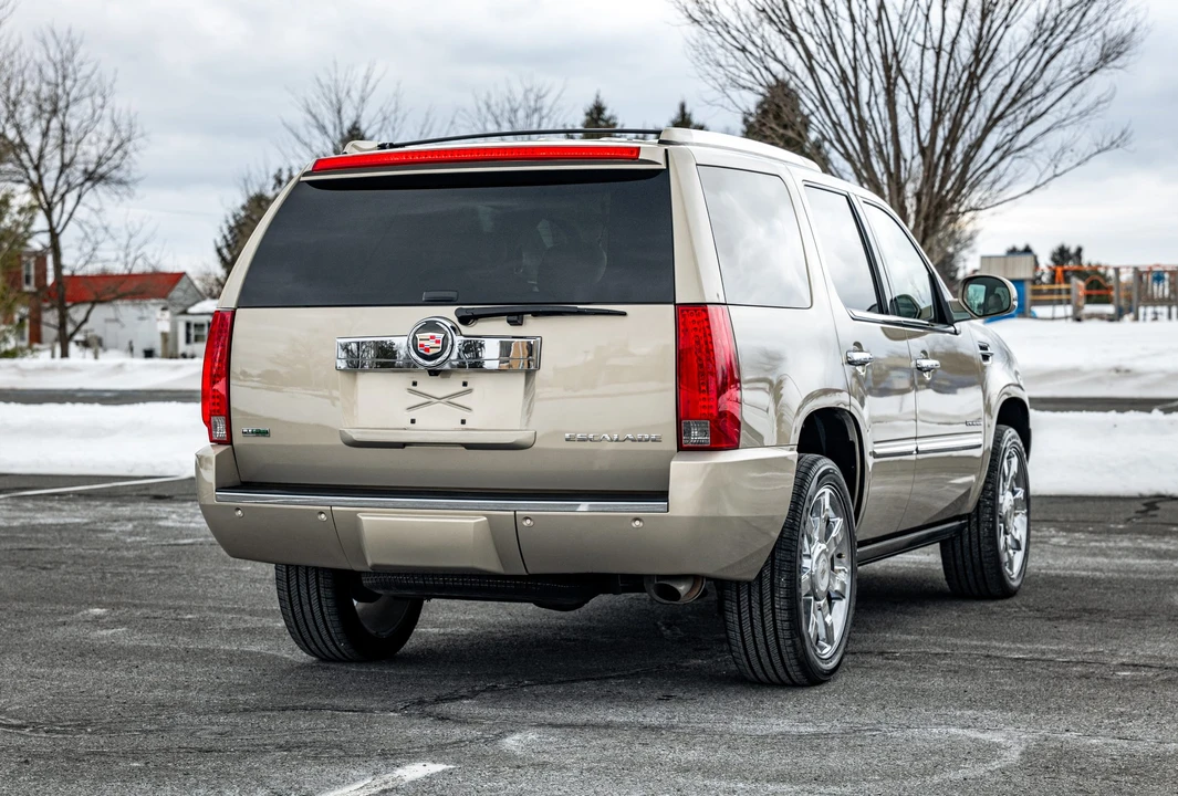 2010 Cadillac Escalade & EXT 3rd Gen - Image 19 of 31