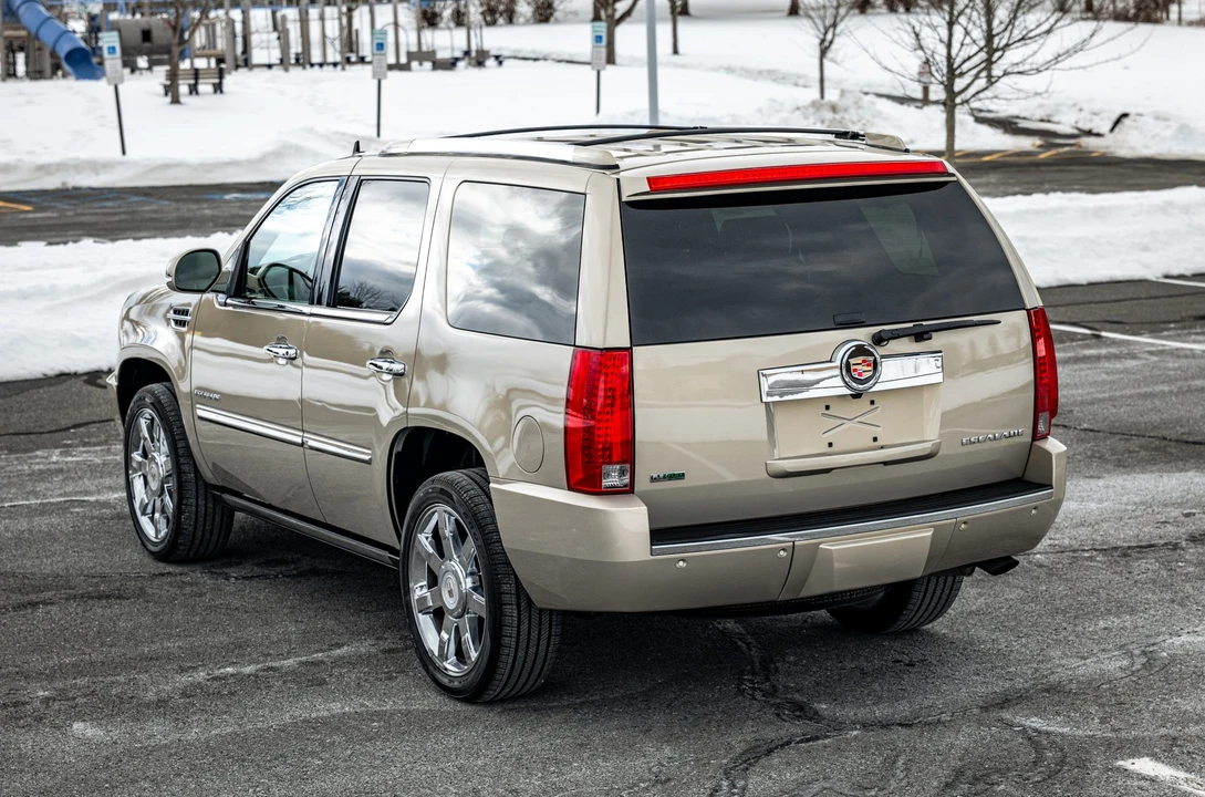 2010 Cadillac Escalade & EXT 3rd Gen - Image 22 of 31