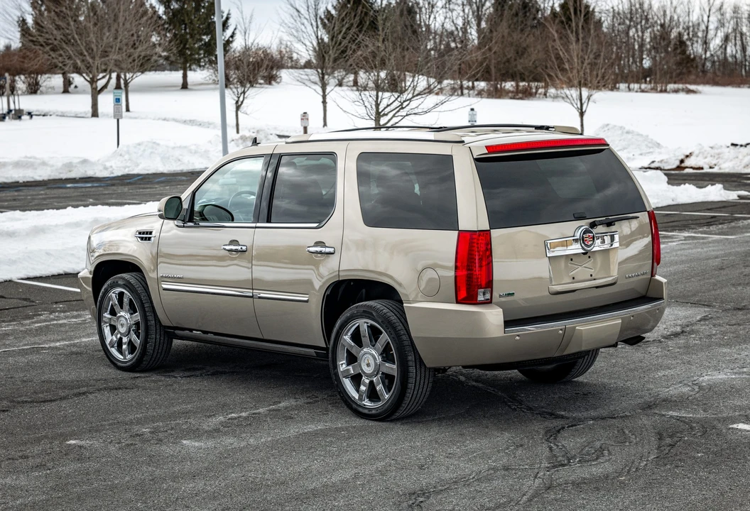 2010 Cadillac Escalade & EXT 3rd Gen - Image 24 of 31