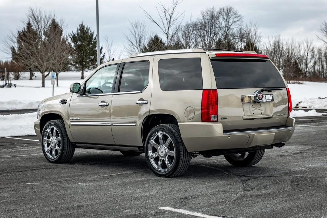 2010 Cadillac Escalade & EXT 3rd Gen - Image 25 of 31