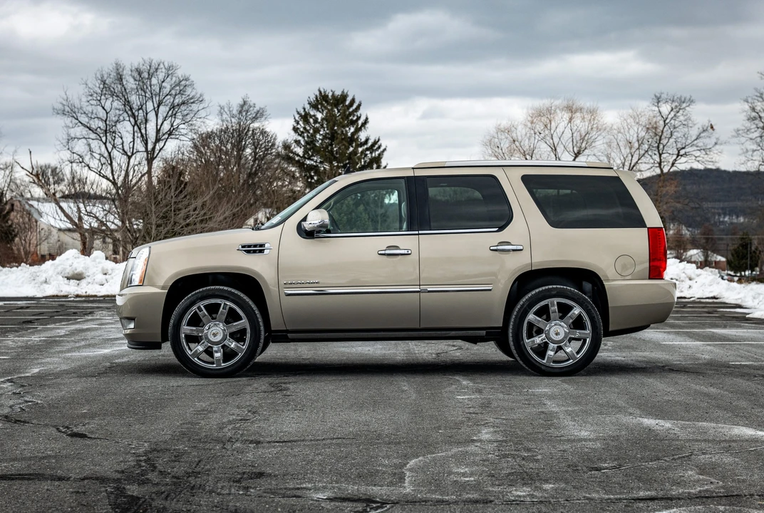 2010 Cadillac Escalade & EXT 3rd Gen - Image 26 of 31