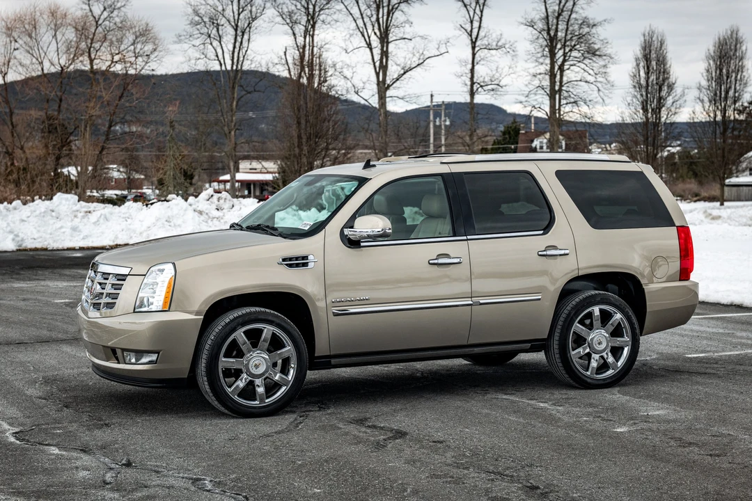 2010 Cadillac Escalade & EXT 3rd Gen - Image 28 of 31