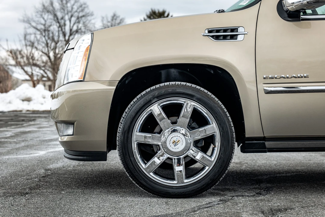 2010 Cadillac Escalade & EXT 3rd Gen - Image 30 of 31