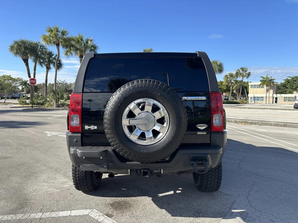 2010 Hummer Hummer H3 - Image 7 of 31