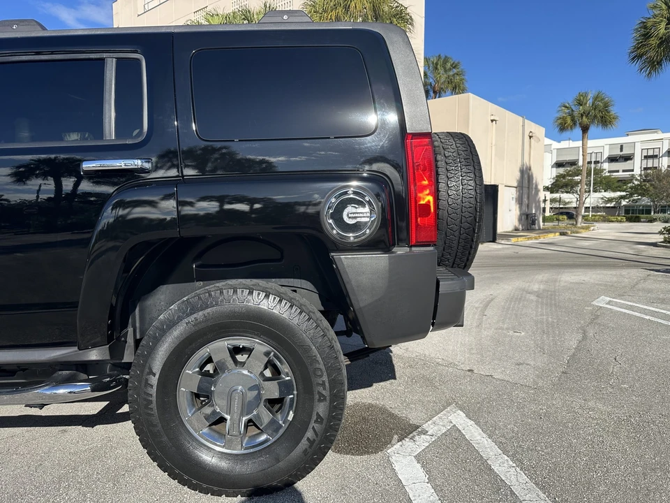2010 Hummer Hummer H3 - Image 14 of 31