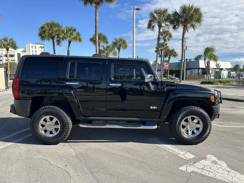 2010 Hummer Hummer H3 - Image 11 of 31
