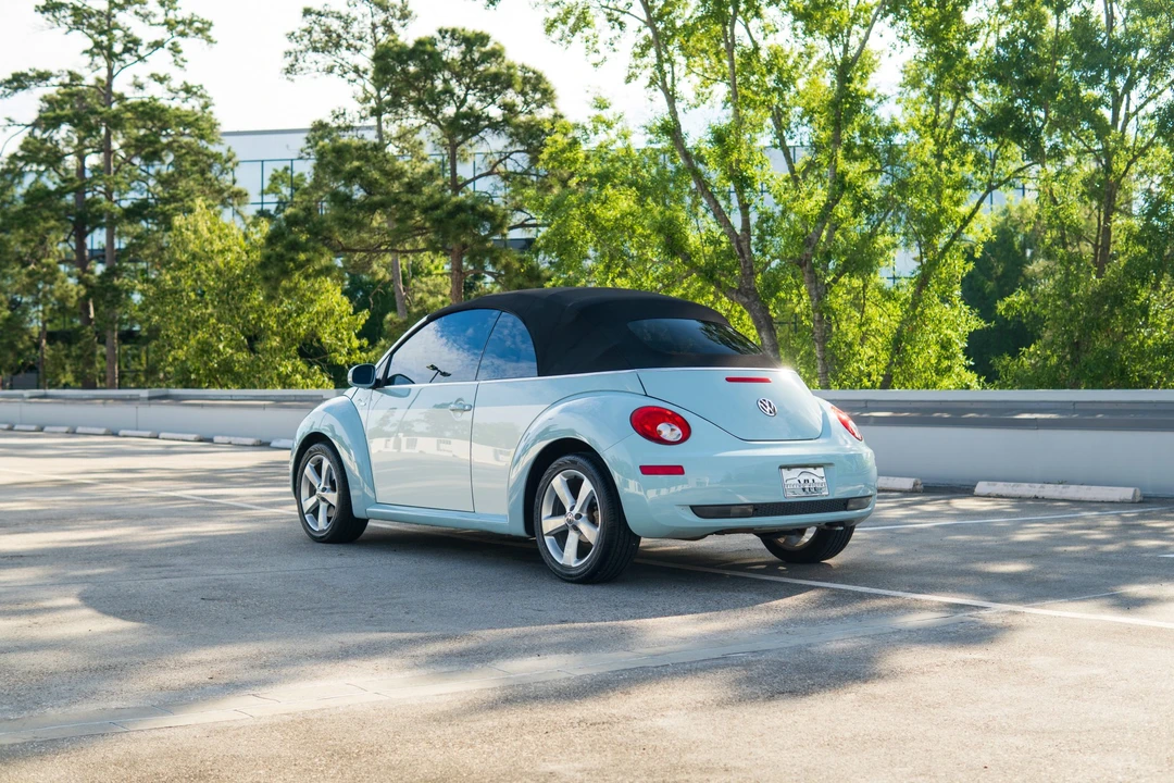 2010 Volkswagen New Beetle - Image 20 of 21