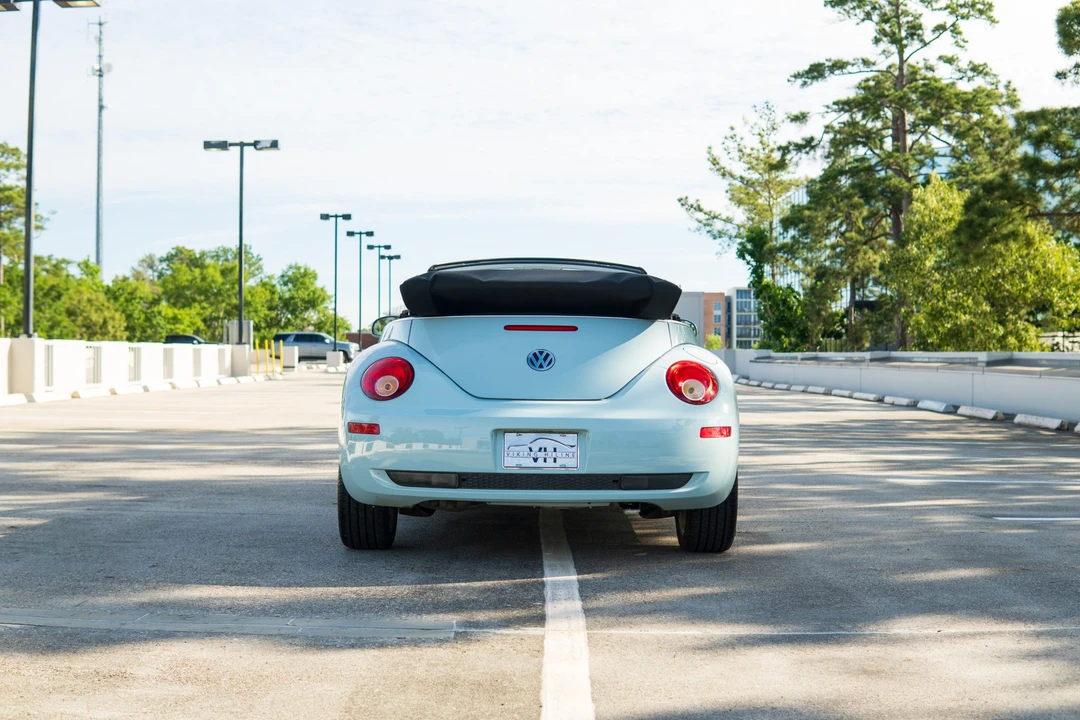 2010 Volkswagen New Beetle - Image 8 of 21