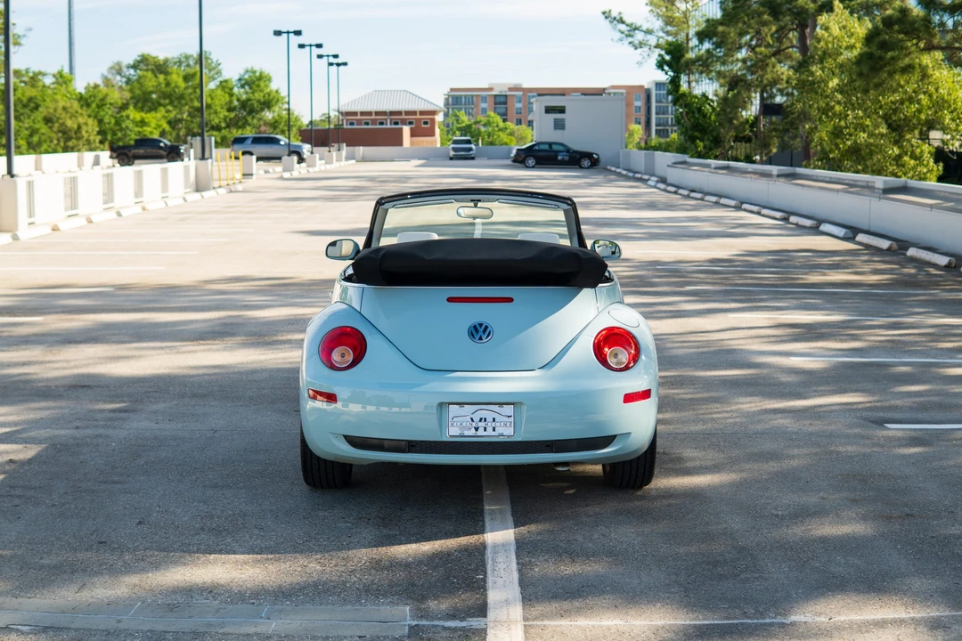 2010 Volkswagen New Beetle - Image 7 of 21
