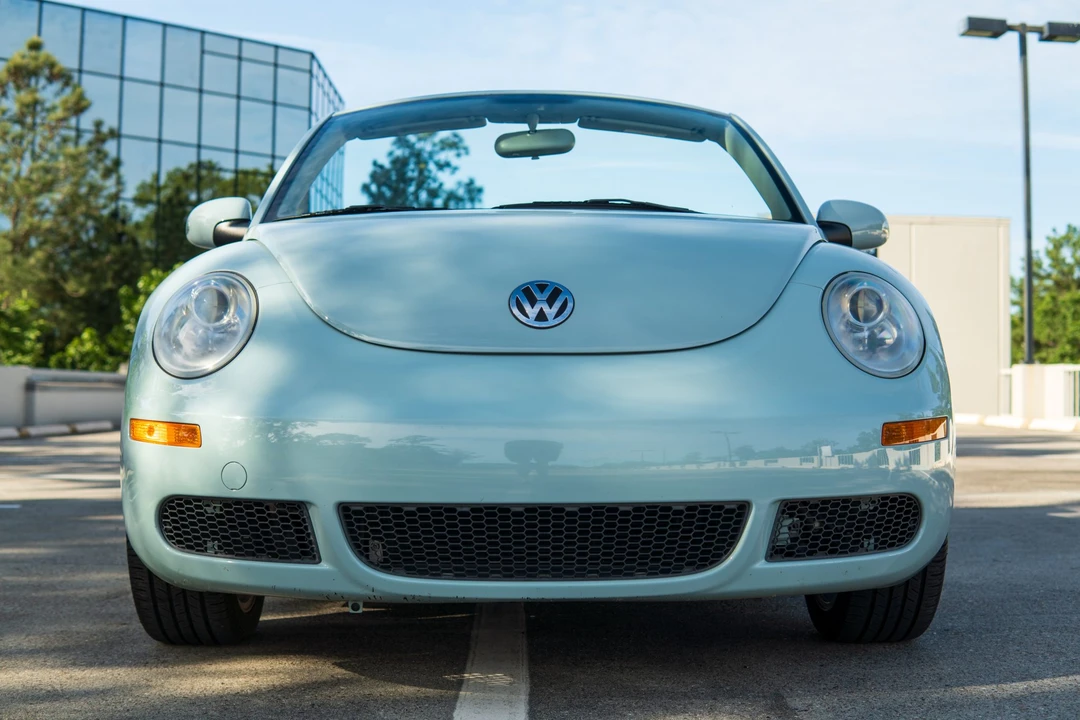 2010 Volkswagen New Beetle - Image 14 of 21