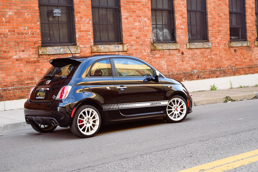 2012 Fiat Abarth 500 - Image 26 of 31