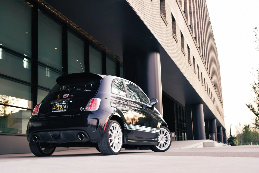 2012 Fiat Abarth 500 - Image 5 of 31