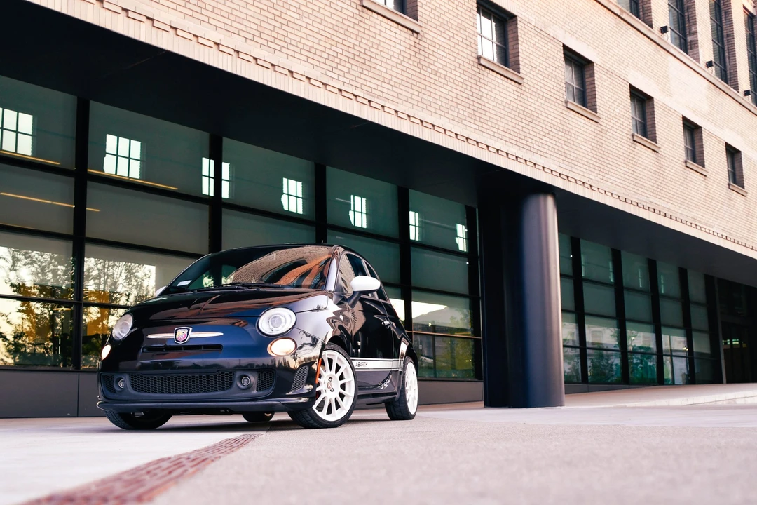 2012 Fiat Abarth 500 - Image 2 of 31